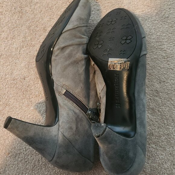Suede Ankle Booties Size 7.5 - Picture 8 of 8